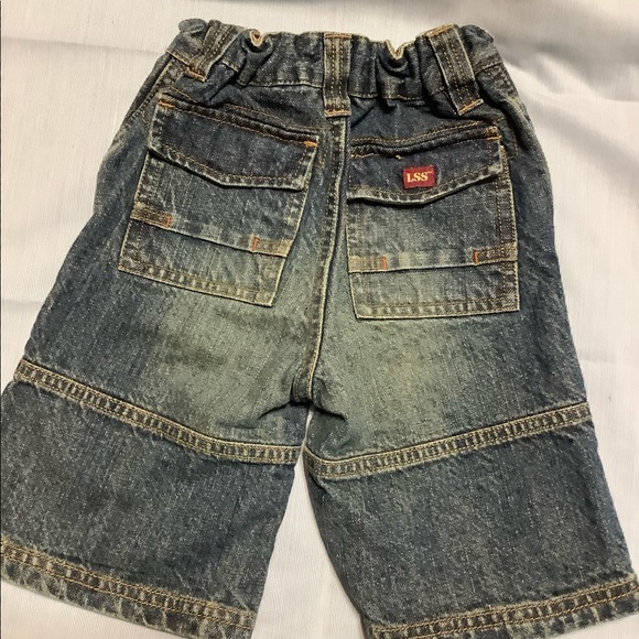 3/$20 Levi’s denim shorts 2T. Elastic adj in waist - Picture 3 of 12